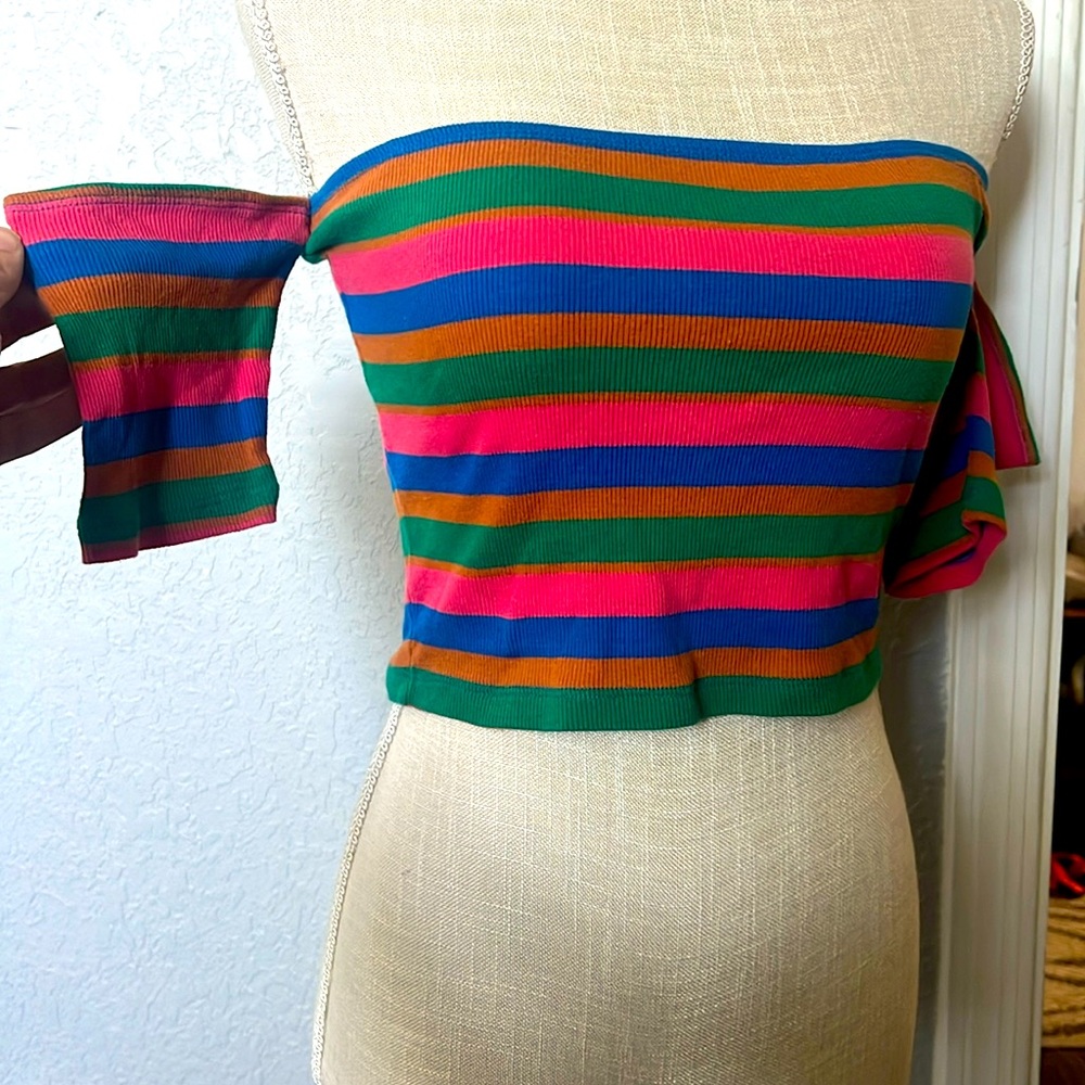 Gorgeous off the shoulder crop top